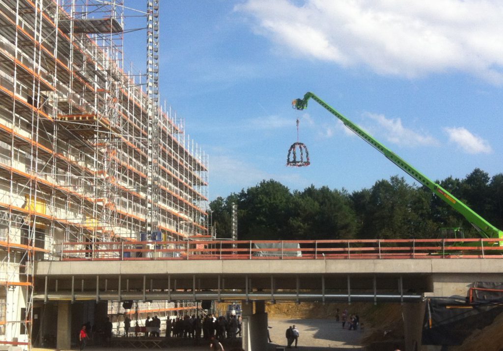 Augsburg Hospital: Topping-out ceremony for the West Annex