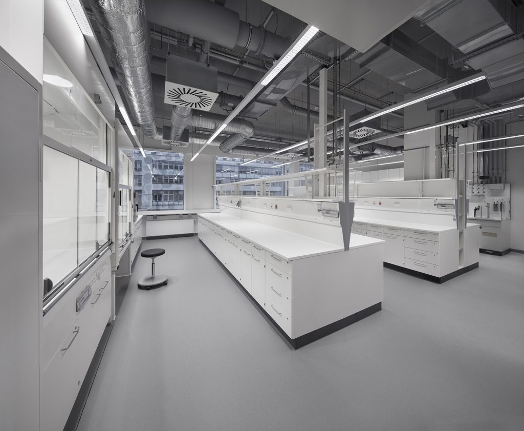 Photo: Werner Huthmacher, laboratory room